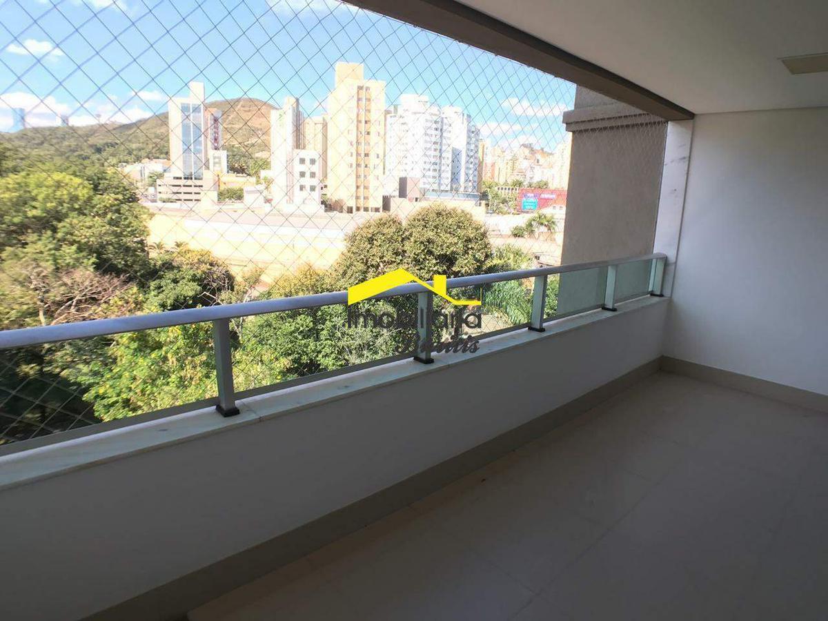 Apartamento, Estoril, 4 Quartos, 2 Vagas, 1 Suíte
