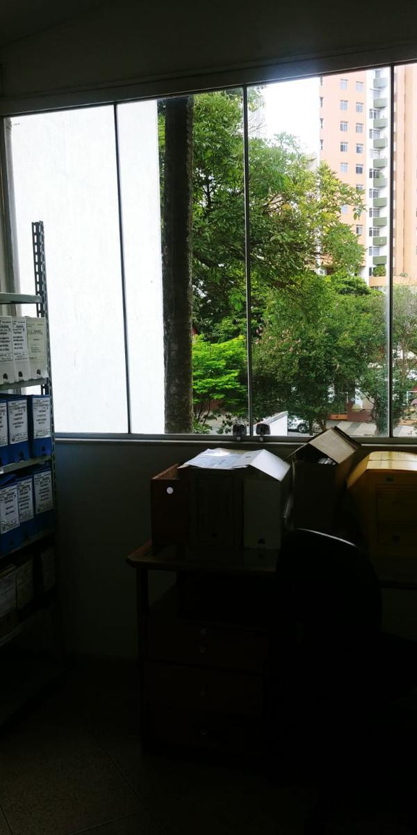 Casa Comercial, Funcionários, 0 Quarto, 10 Vagas