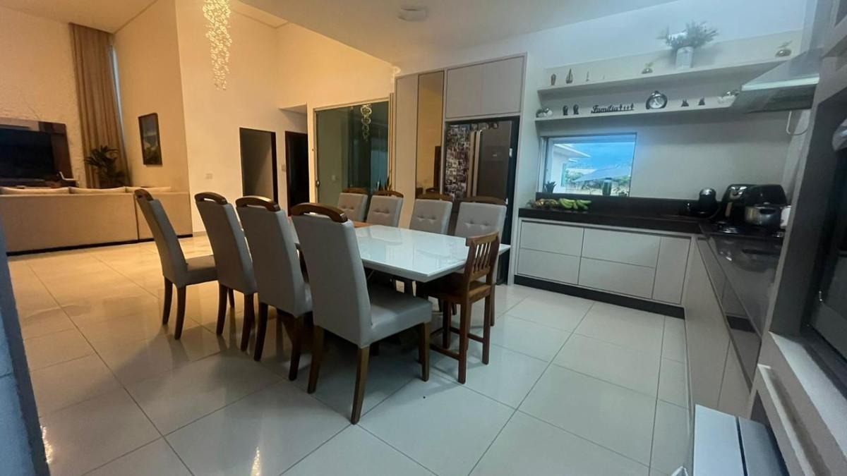 Casa, Trevo, 4 Quartos, 5 Vagas, 4 Suítes