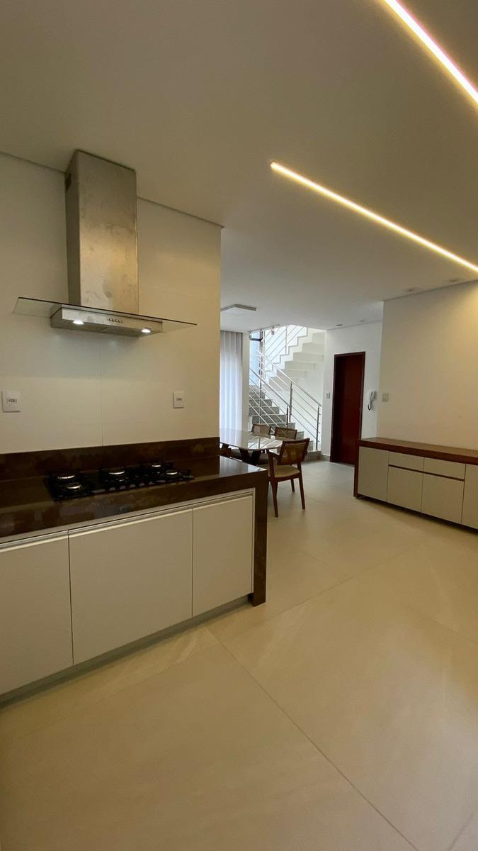 Casa, Bom Retiro, 4 Quartos, 2 Vagas, 1 Suíte