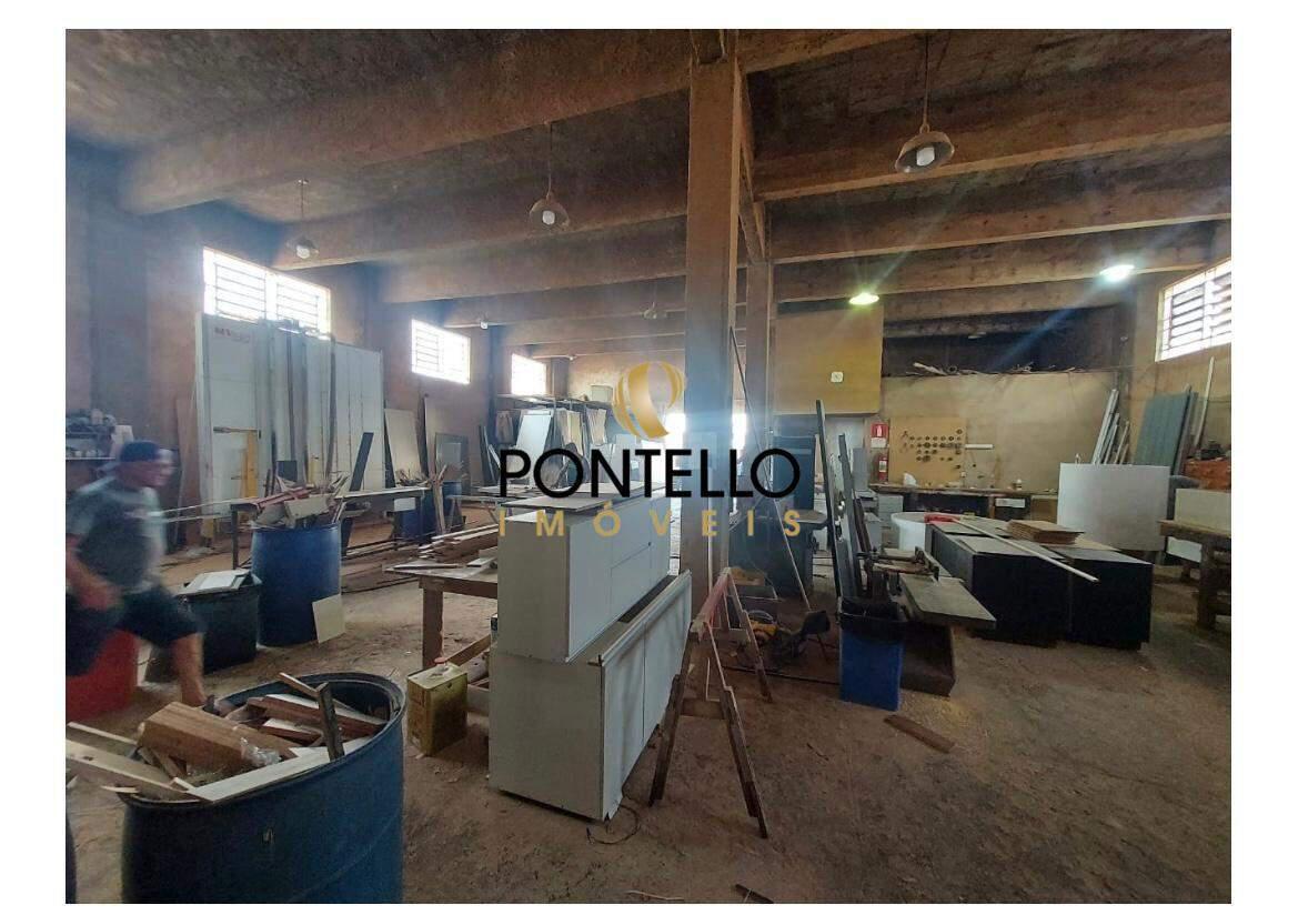 Casa, Cachoeirinha, 4 Quartos, 1 Vaga, 3 Suítes