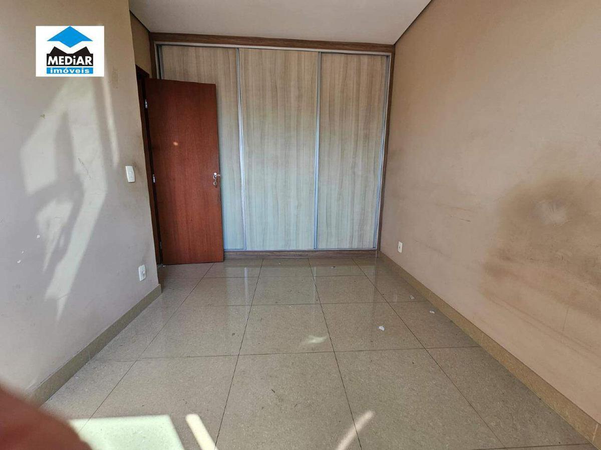 Prédio, Jaraguá, 8 Quartos, 10 Vagas, 4 Suítes