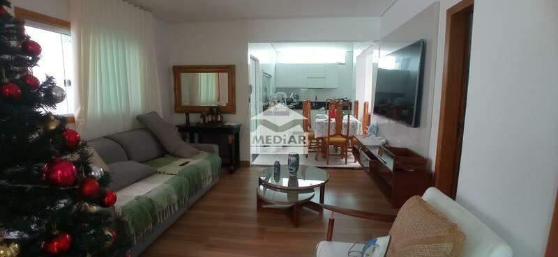Casa, Colégio Batista, 5 Quartos, 2 Vagas, 2 Suítes