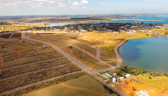Lote, Pontevila, 0 Quarto, 0 Vaga