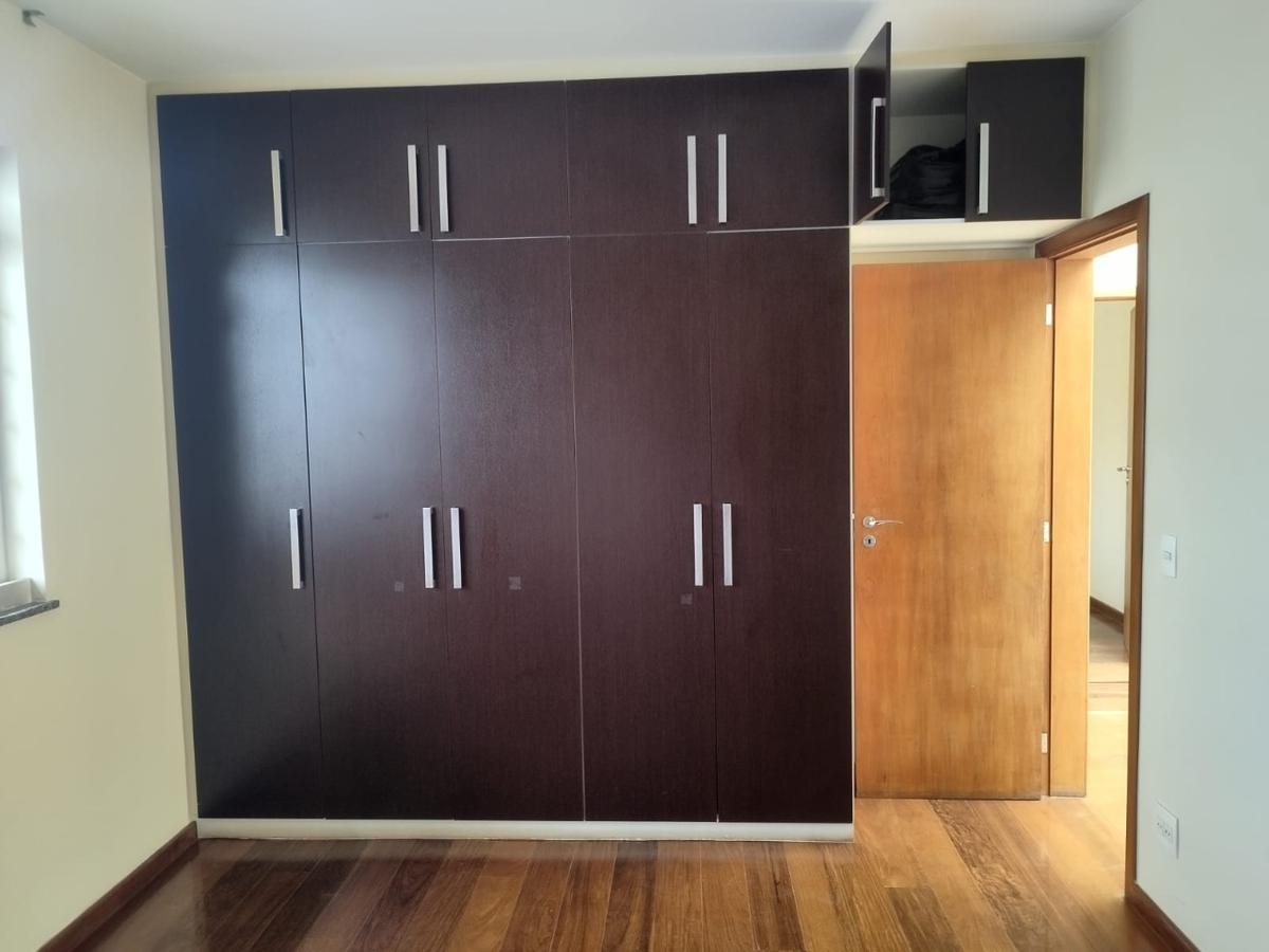 Casa, Fernão Dias, 4 Quartos, 5 Vagas, 2 Suítes