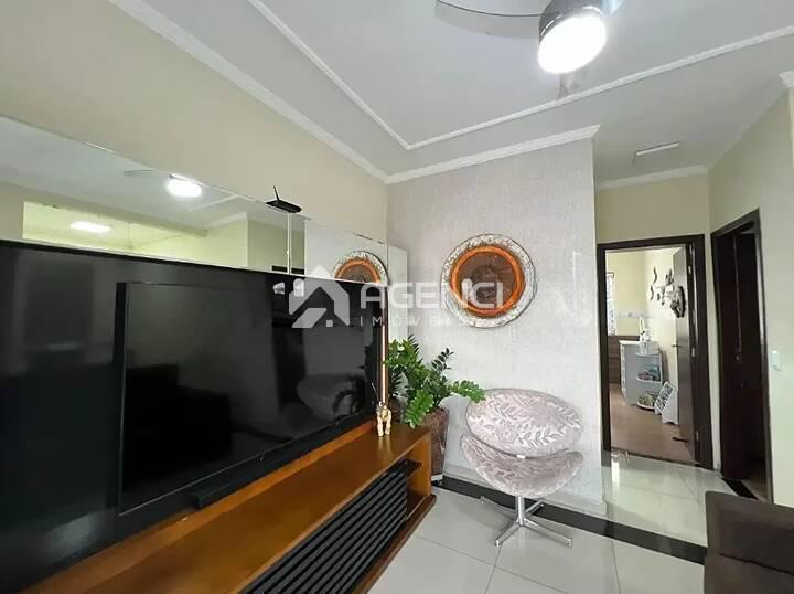 Casa, Cabral, 3 Quartos, 0 Vaga, 1 Suíte