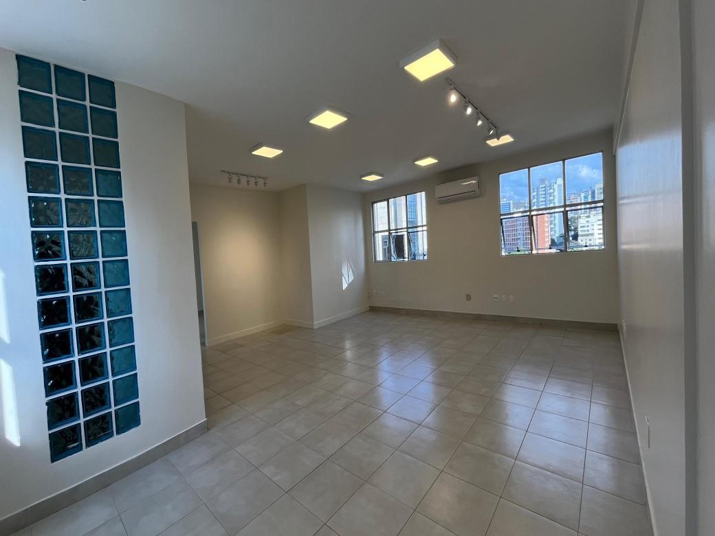 Sala, Savassi, 0 Quarto, 2 Vagas