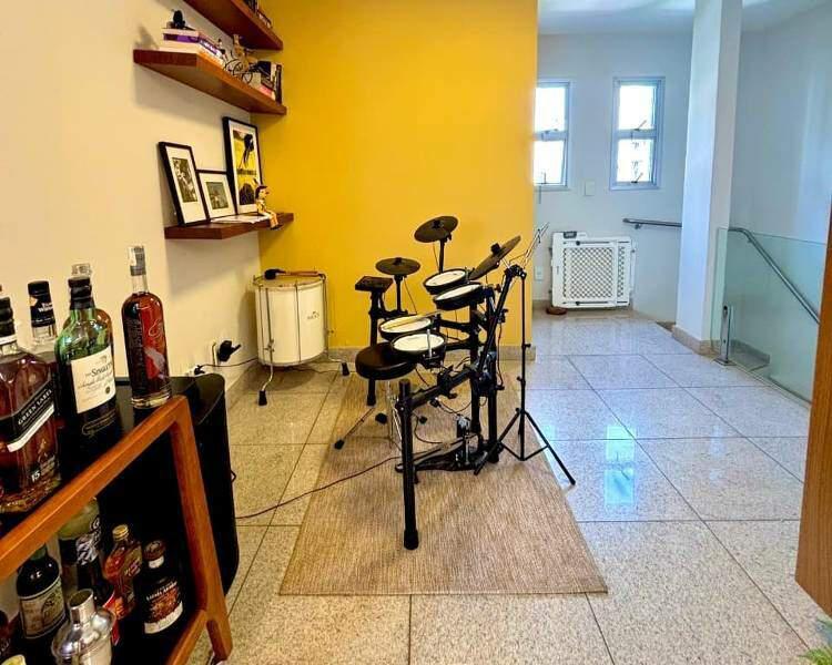 Cobertura, Funcionários, 4 Quartos, 4 Vagas, 2 Suítes