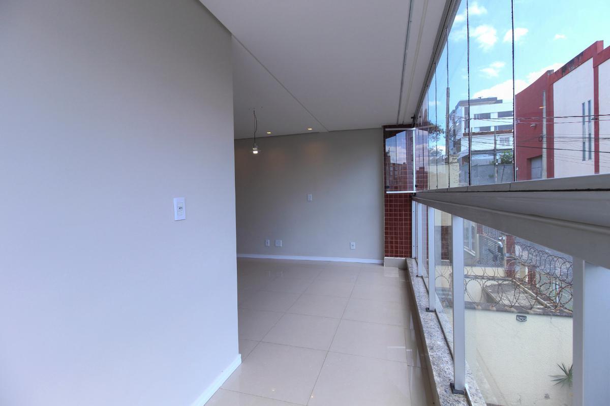 Apartamento, Sagrada Família, 3 Quartos, 2 Vagas, 1 Suíte