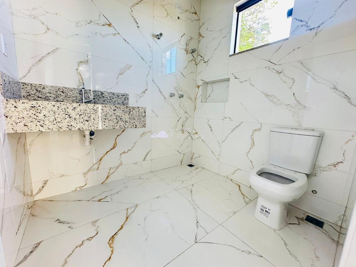 Casa, Floramar, 3 Quartos, 2 Vagas, 1 Suíte