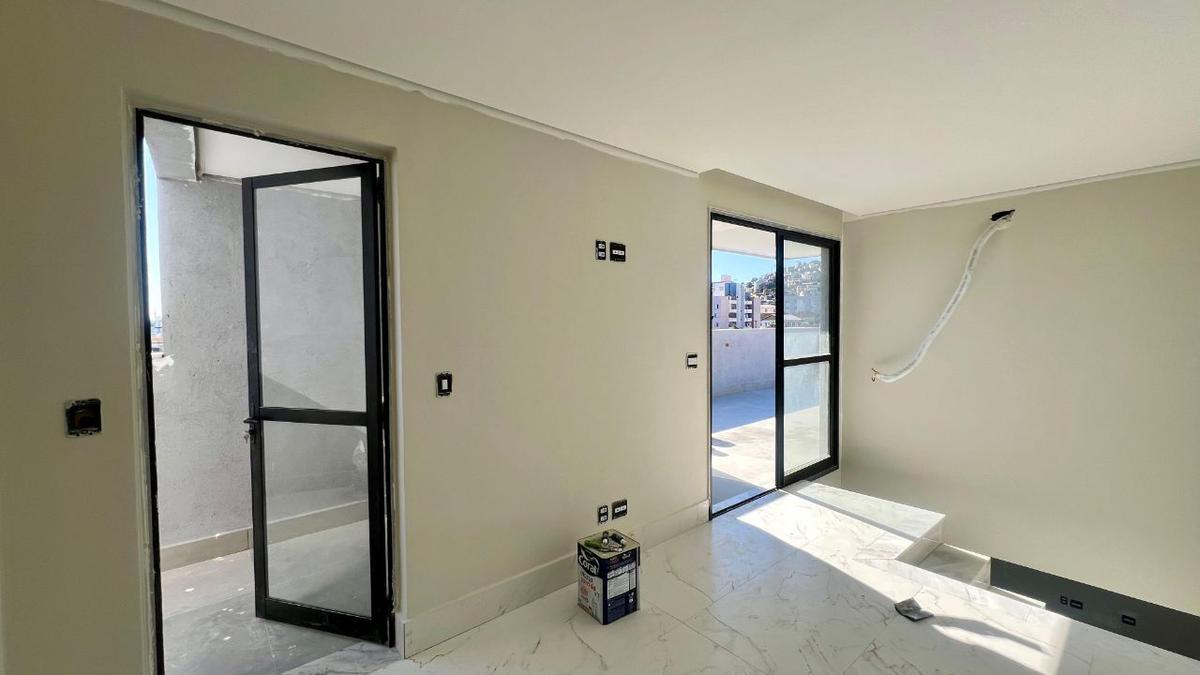 Cobertura, Santa Efigênia, 3 Quartos, 2 Vagas, 1 Suíte