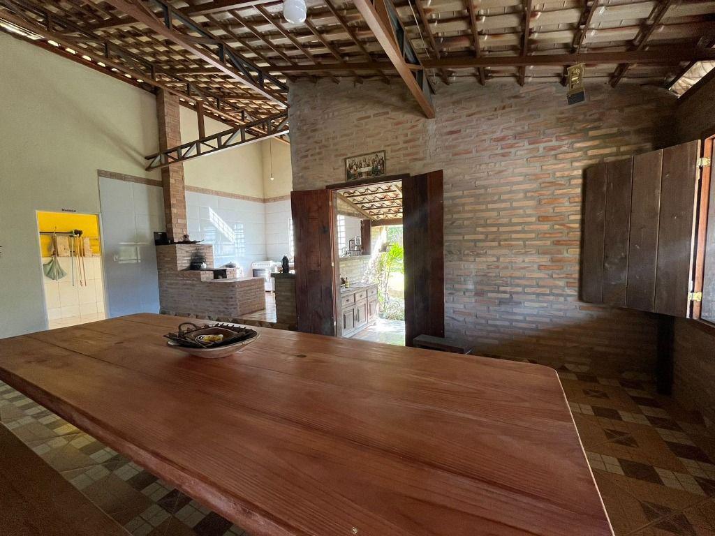 Fazenda, Ravena, 5 Quartos, 0 Vaga, 2 Suítes