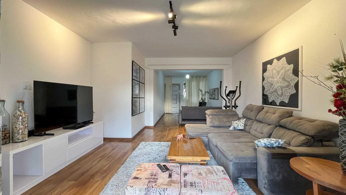 Casa, Castelo, 5 Quartos, 3 Vagas, 1 Suíte