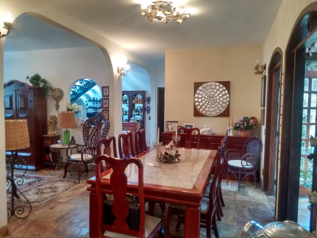 Casa, Planalto, 6 Quartos, 4 Vagas, 2 Suítes