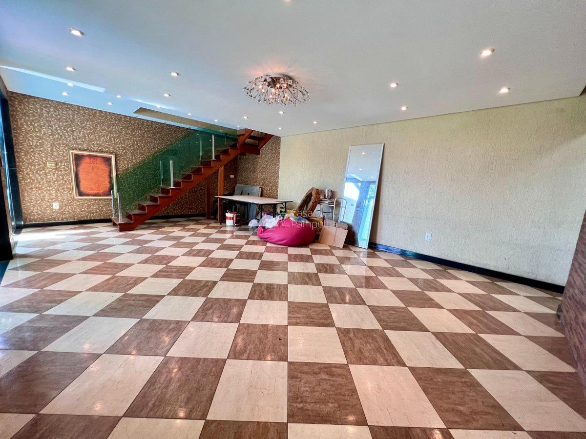 Casa, Trevo, 4 Quartos, 5 Vagas, 2 Suítes