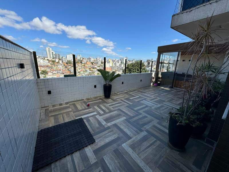 Apartamento, Sagrada Família, 3 Quartos, 1 Vaga, 1 Suíte