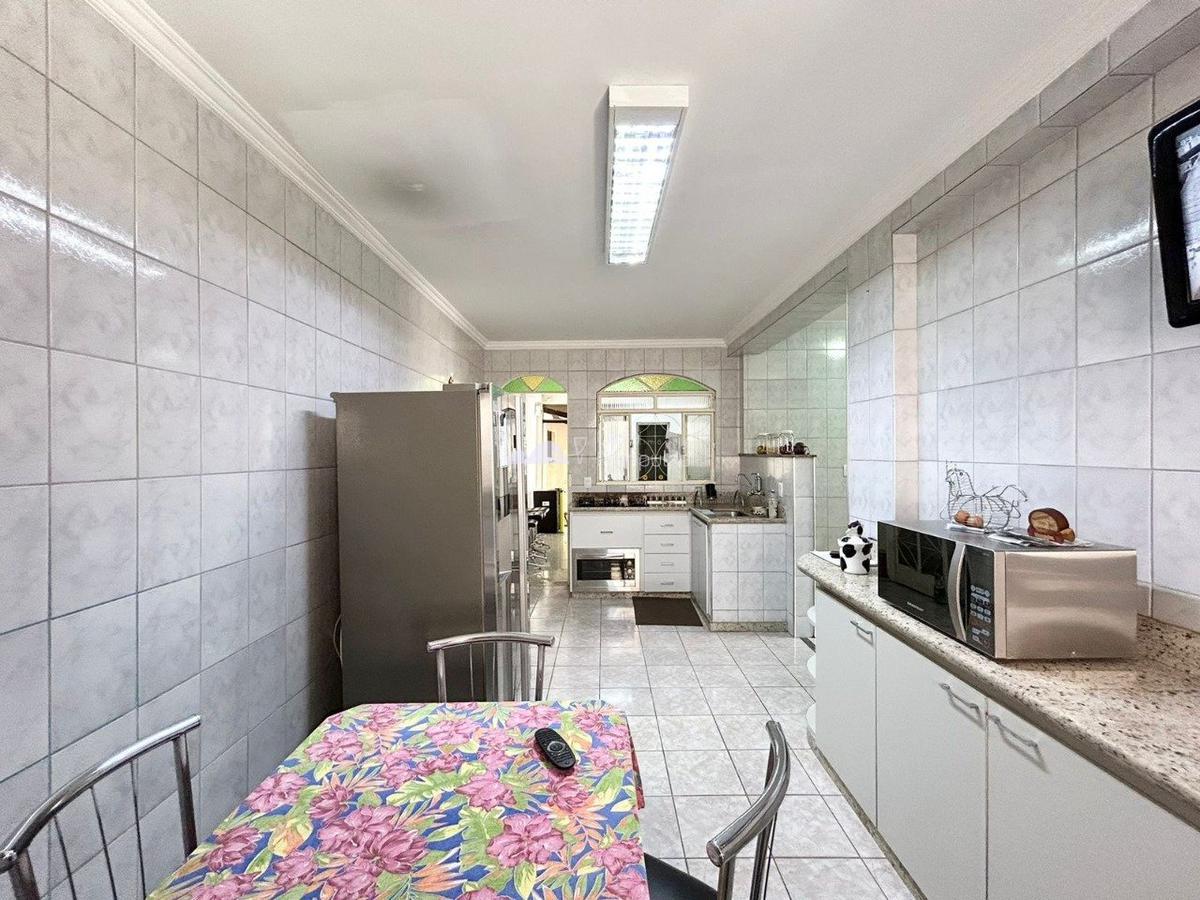 Casa, Itapoã, 4 Quartos, 6 Vagas, 1 Suíte