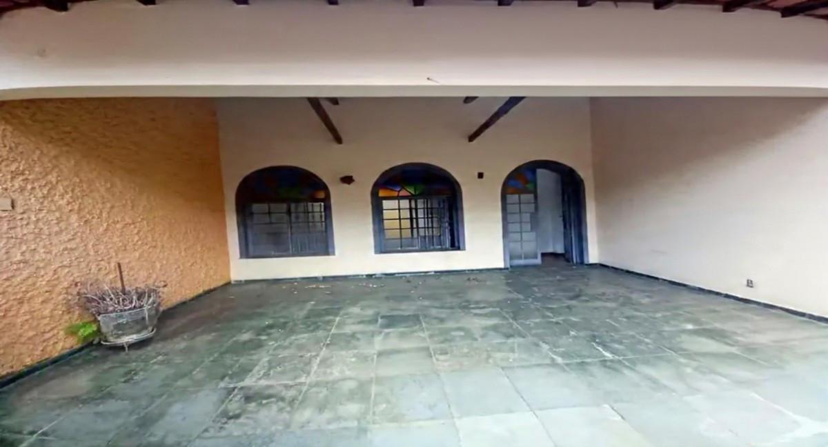 Casa, Cidade Nova, 5 Quartos, 3 Vagas, 1 Suíte