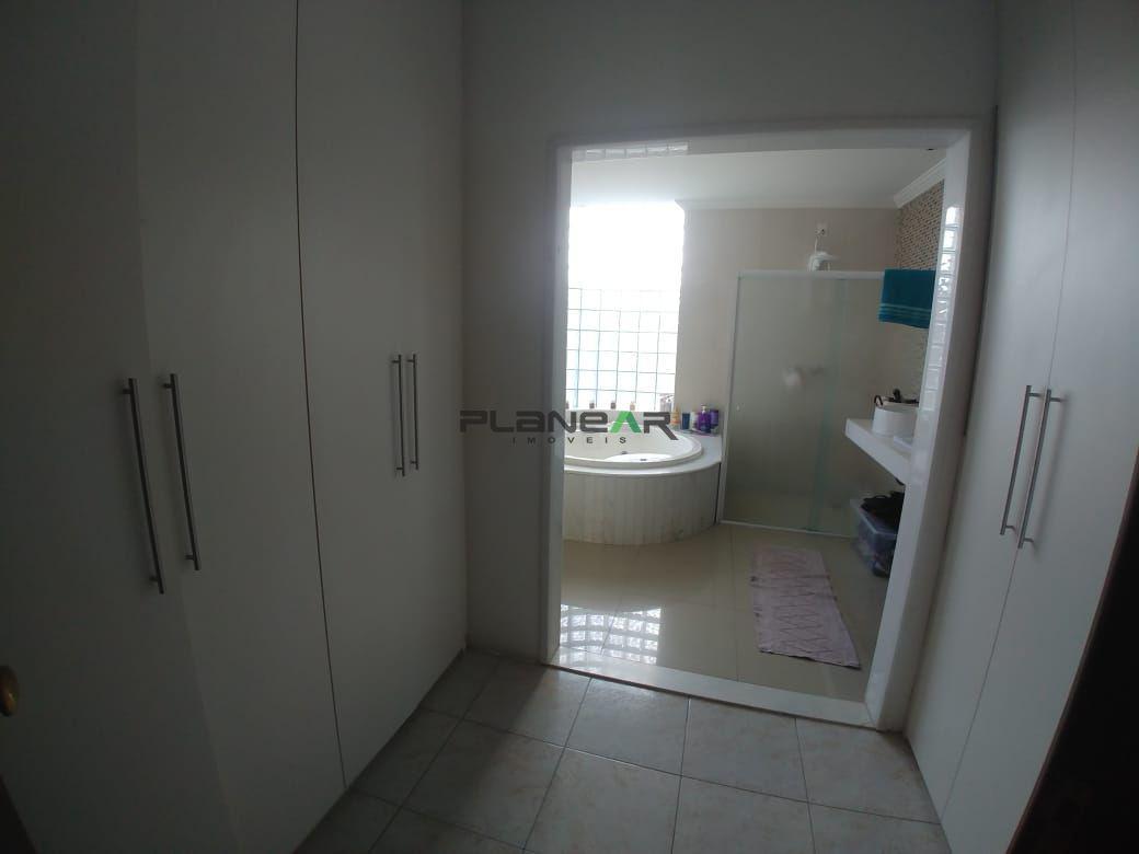 Casa, Jardim Riacho das Pedras, 4 Quartos, 8 Vagas, 1 Suíte