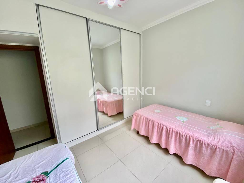 Casa, Cabral, 3 Quartos, 0 Vaga, 1 Suíte