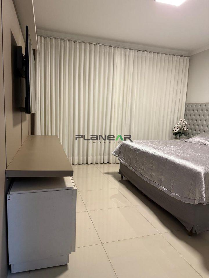 Casa, Europa, 3 Quartos, 4 Vagas, 1 Suíte