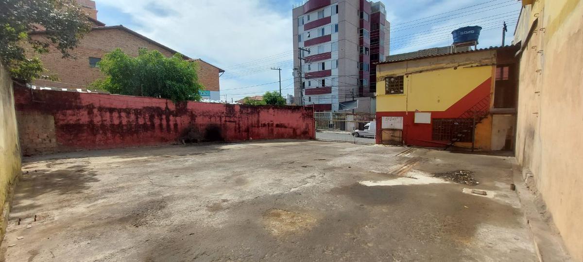 Lote, Padre Eustáquio, 0 Quarto, 25 Vagas