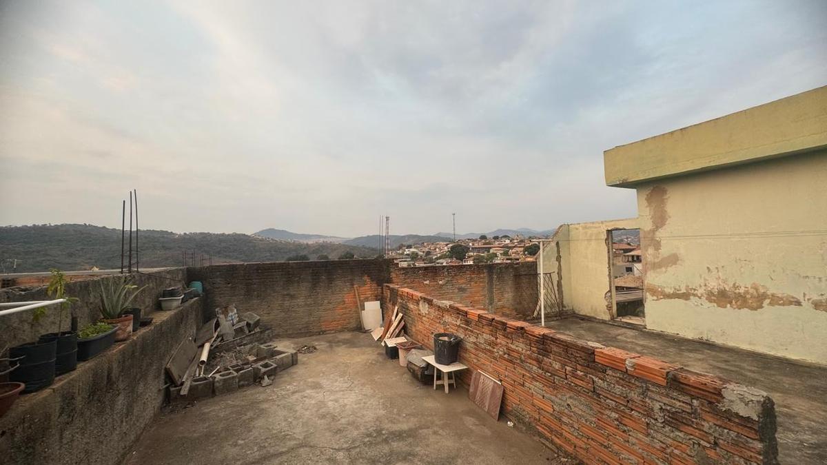 Casa, Nações Unidas, 4 Quartos, 2 Vagas, 1 Suíte