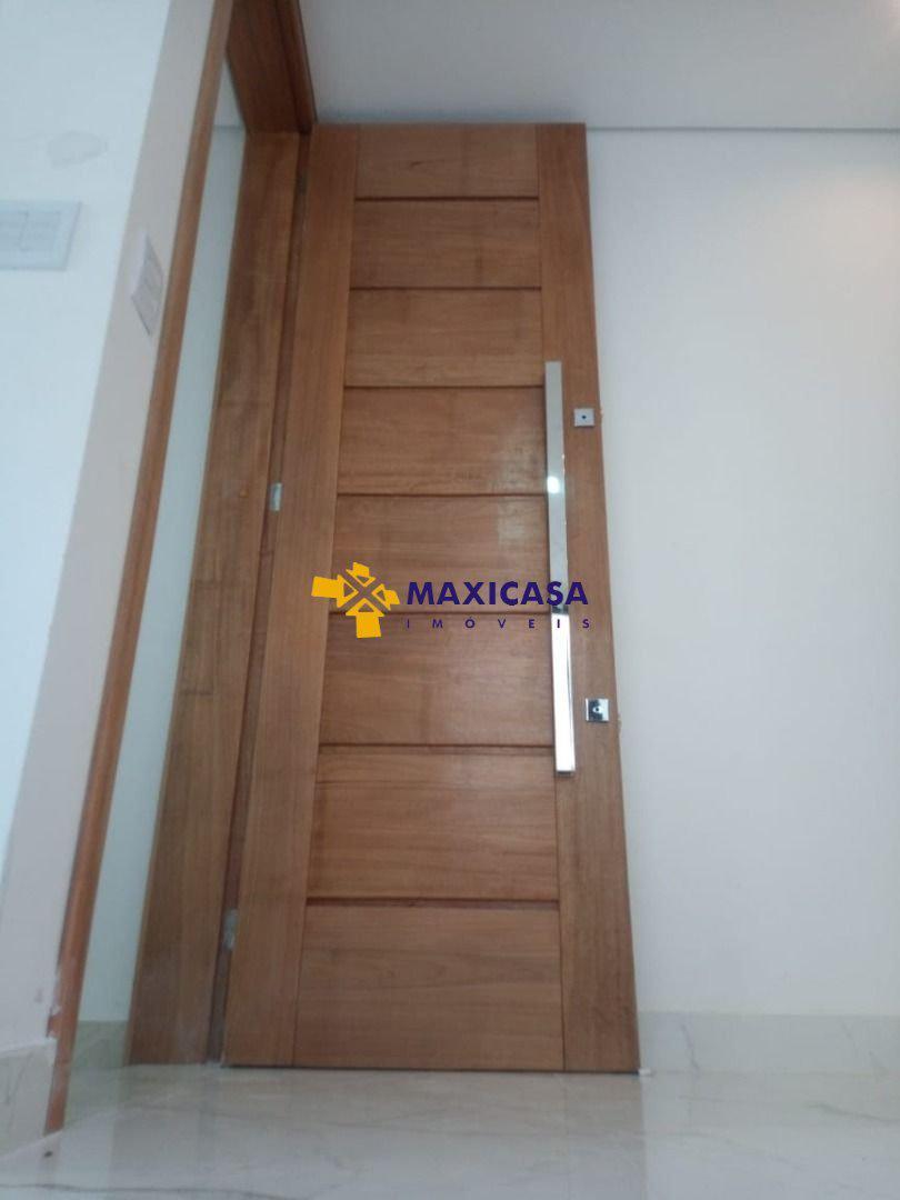 Casa, Santa Rosa, 3 Quartos, 4 Vagas, 3 Suítes