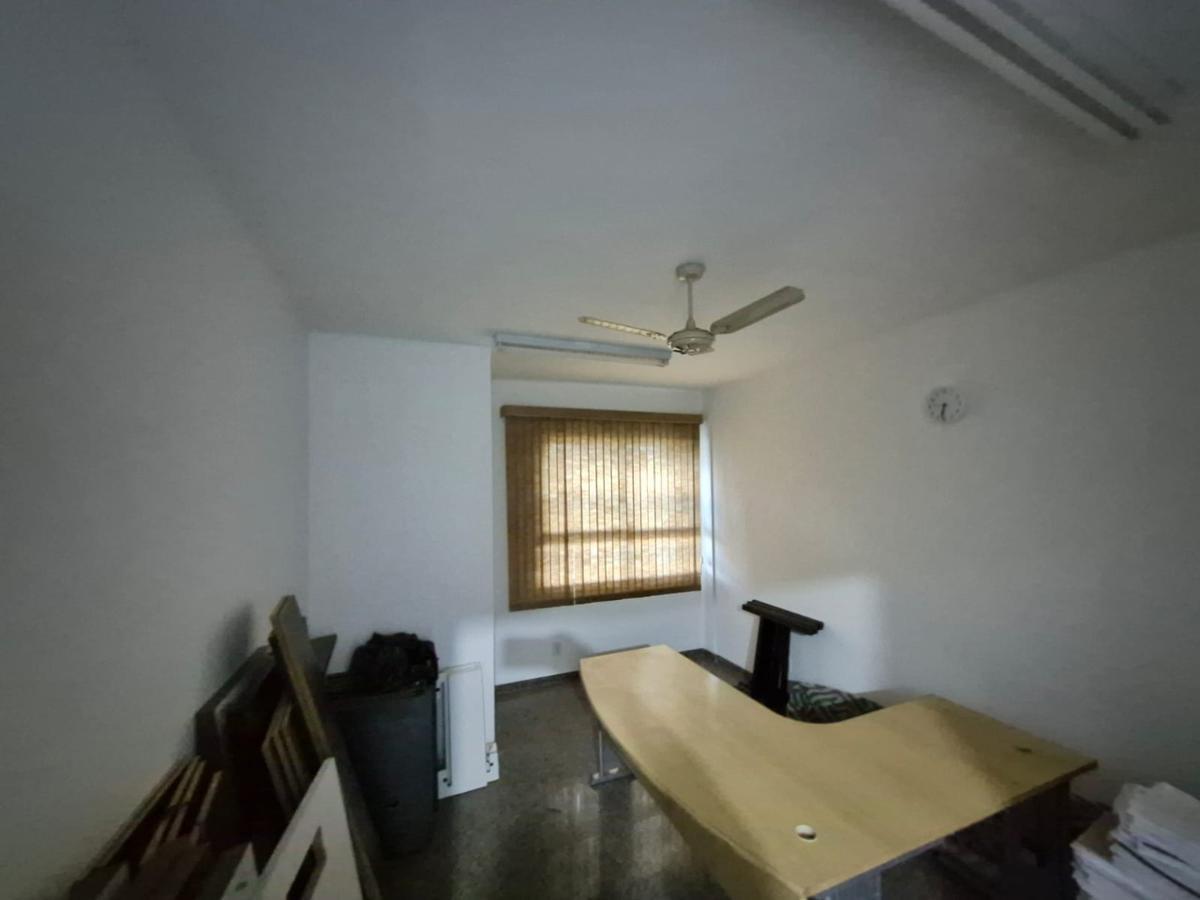Sala, Estoril, 0 Quarto, 2 Vagas