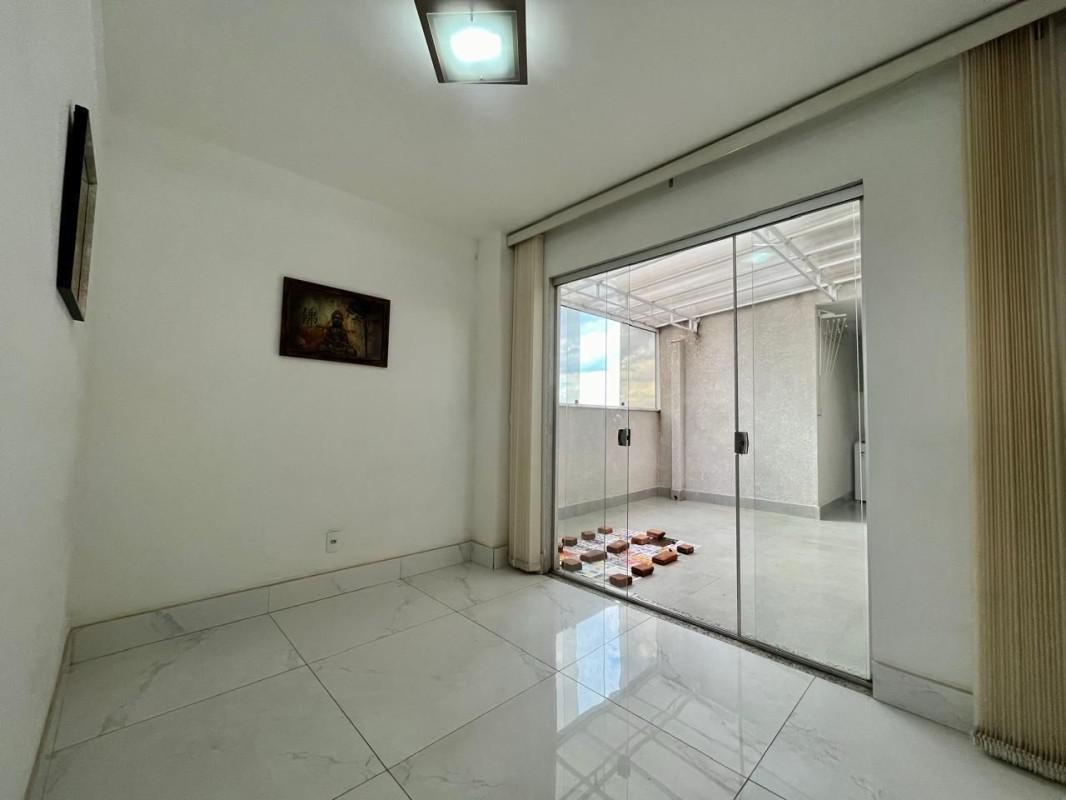 Cobertura, Cabral, 2 Quartos, 2 Vagas, 1 Suíte