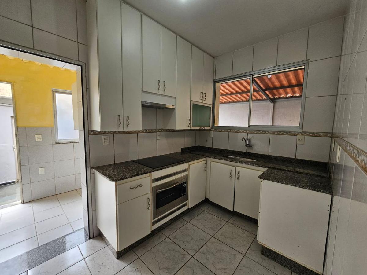 Casa, Santa Cruz, 3 Quartos, 5 Vagas, 1 Suíte