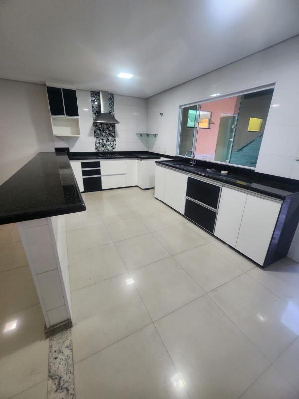 Casa, Vale das Amendoeiras, 3 Quartos, 4 Vagas, 1 Suíte