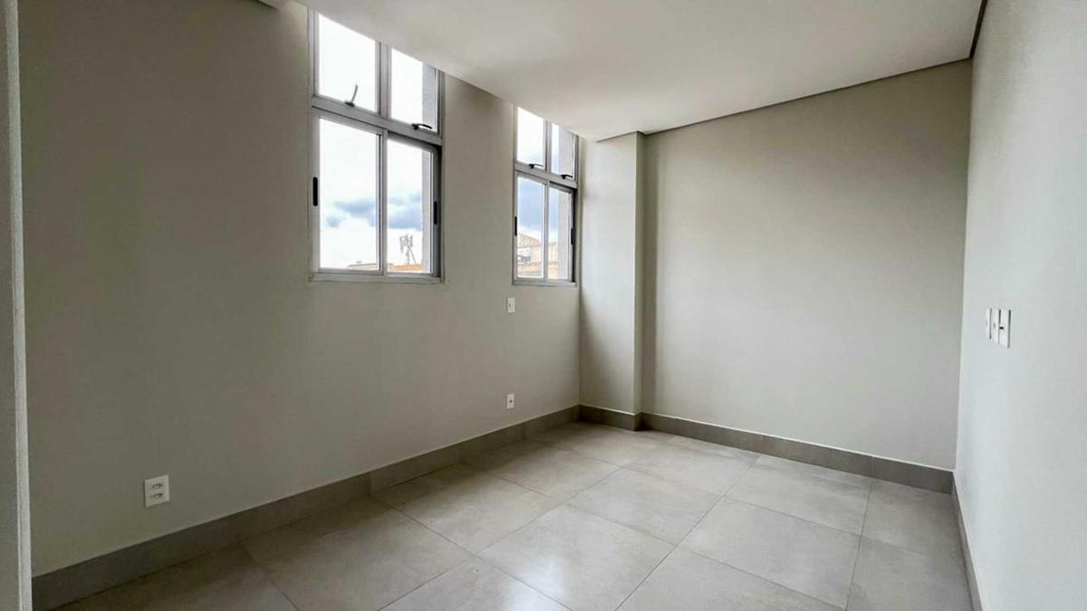Cobertura, Centro, 2 Quartos, 0 Vaga, 4 Suítes