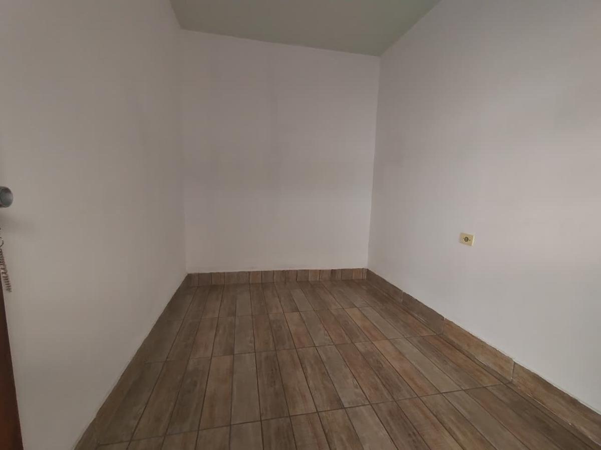 Casa, Centro, 4 Quartos, 0 Vaga