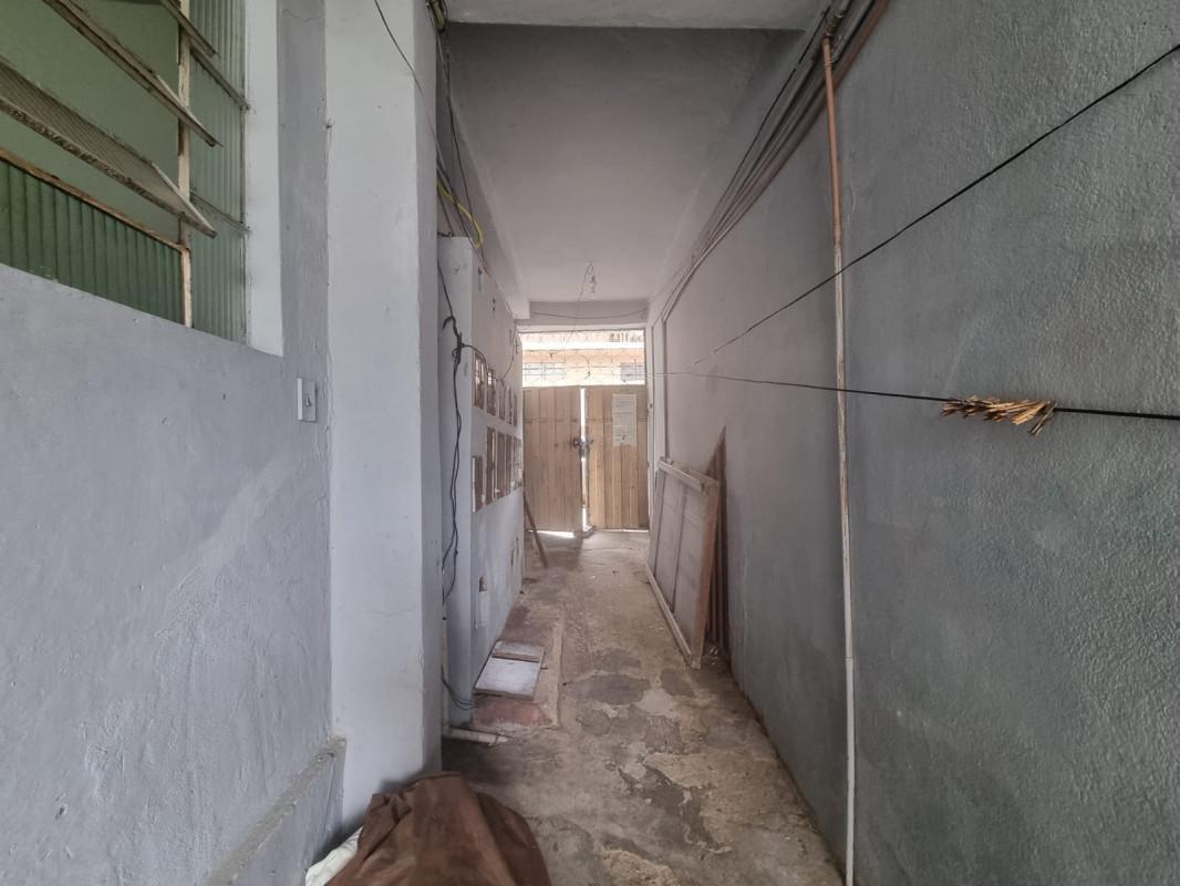 Quitinete, Industrial, 1 Quarto, 0 Vaga