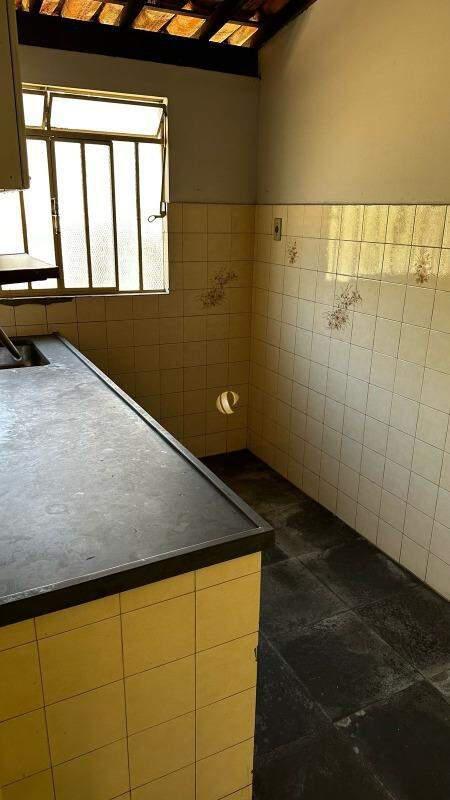 Casa, Centro, 4 Quartos, 2 Vagas, 1 Suíte