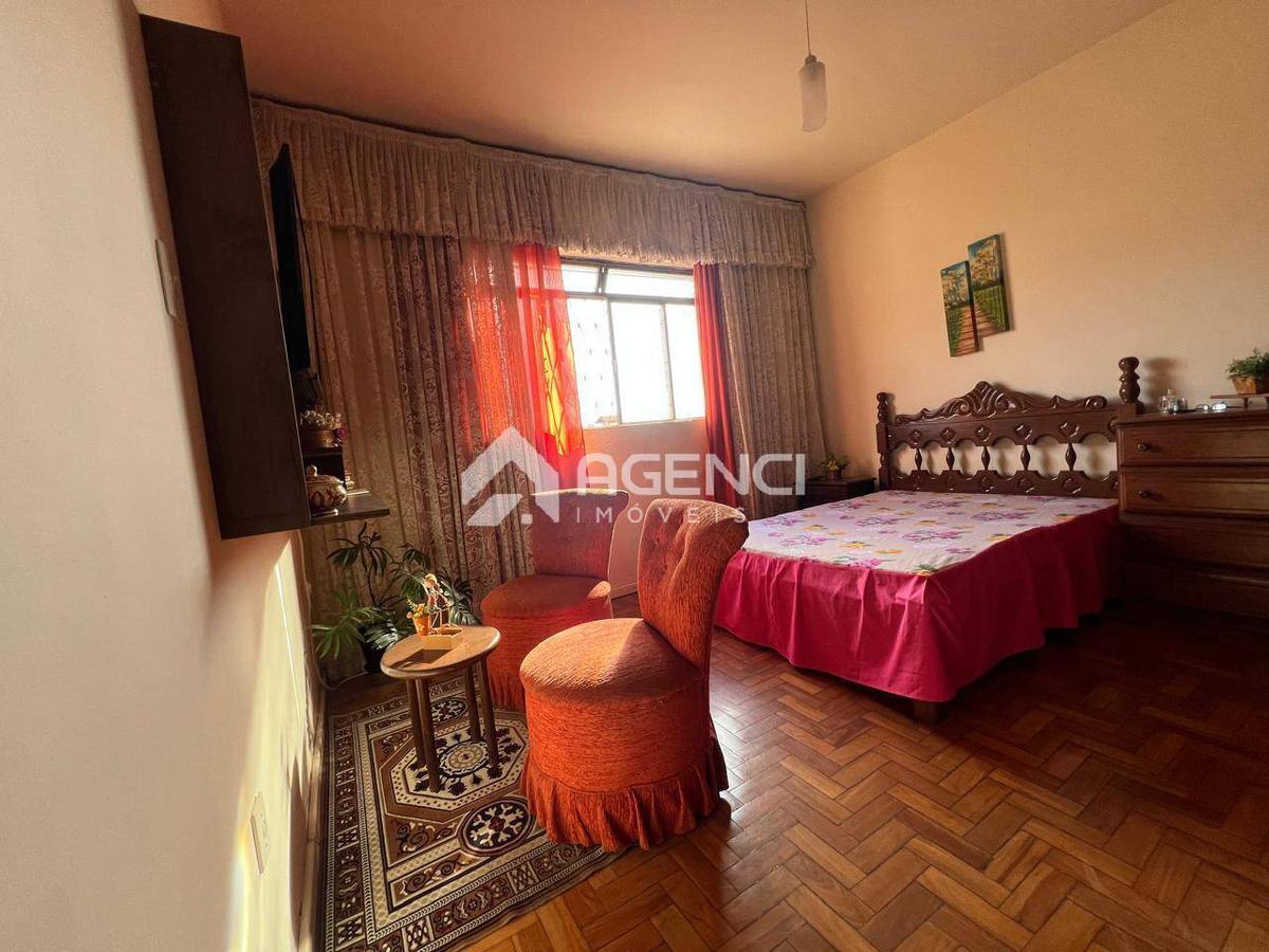 Casa, Camargos, 3 Quartos, 0 Vaga, 0 Suíte