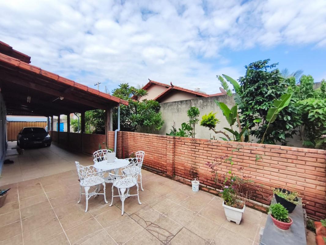 Casa, Jardim Riacho das Pedras, 3 Quartos, 4 Vagas, 1 Suíte