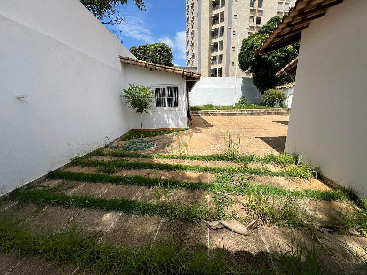 Casa, Centro, 8 Quartos, 15 Vagas, 2 Suítes