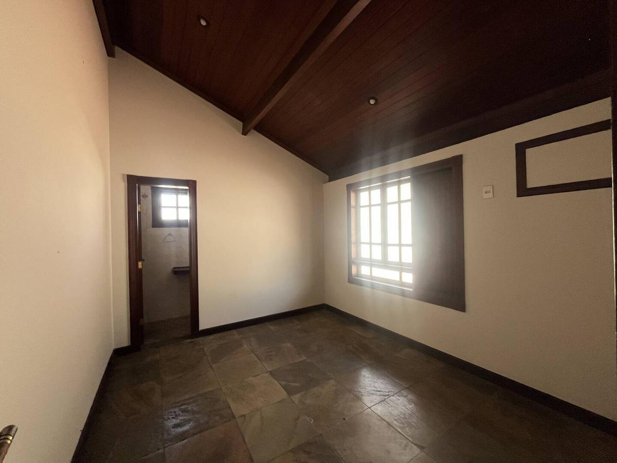 Casa, Professores, 5 Quartos, 2 Vagas, 2 Suítes