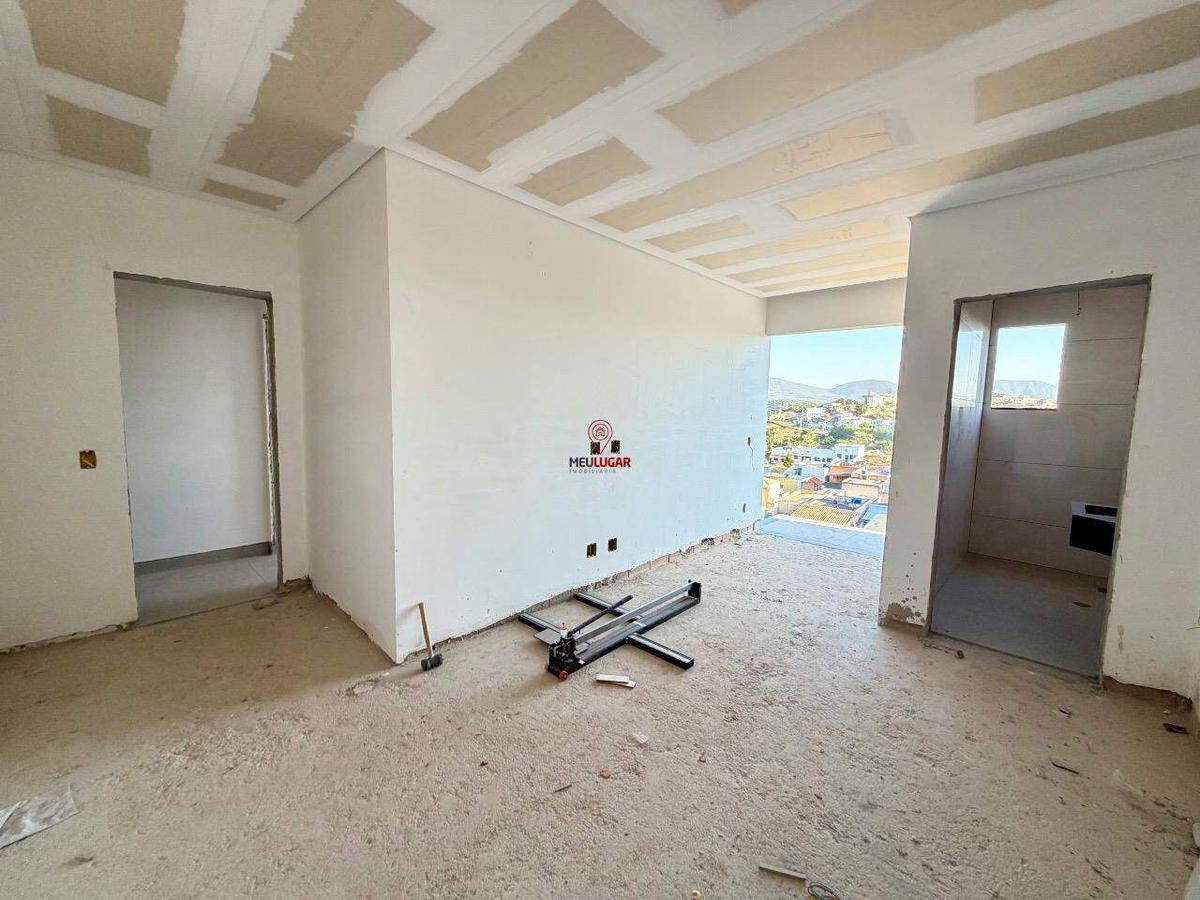 Casa, Masterville, 3 Quartos, 3 Vagas, 1 Suíte