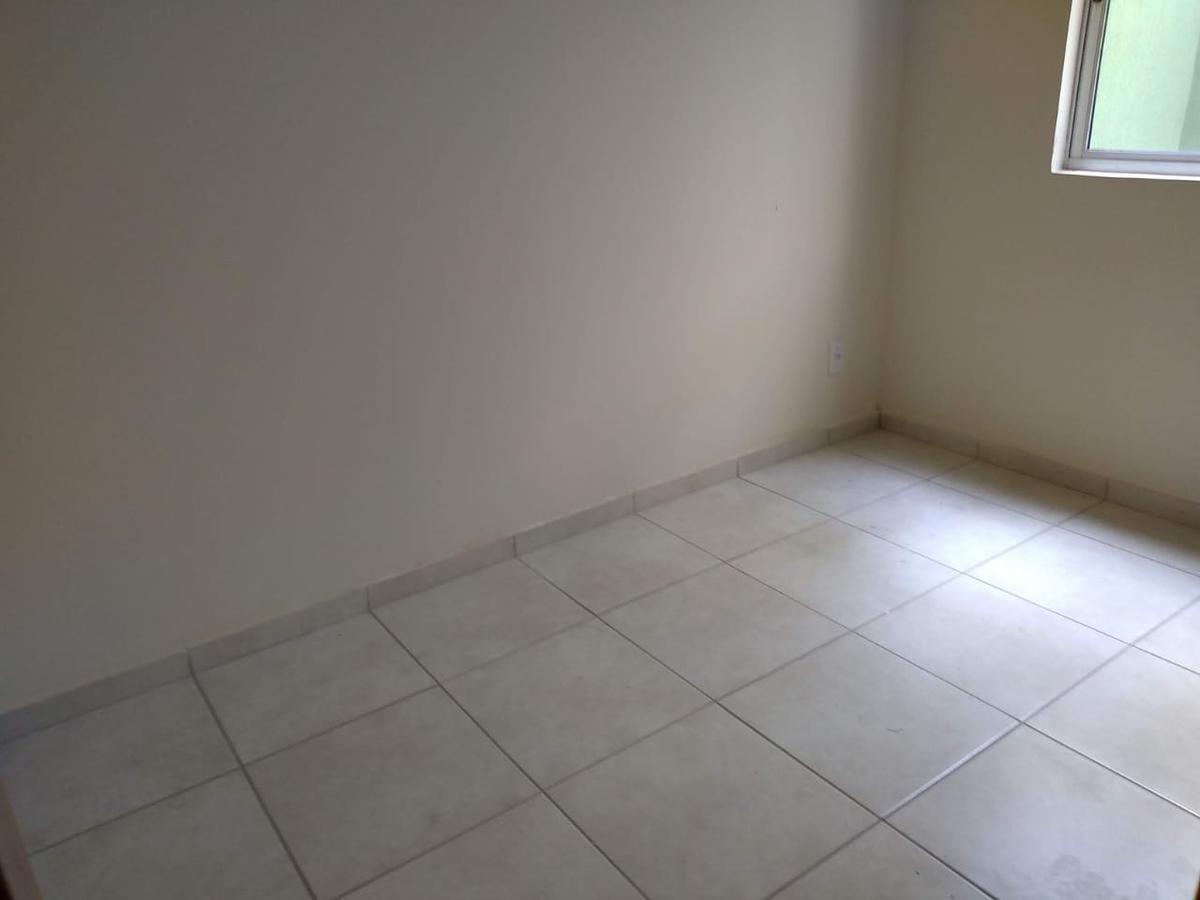 Apartamento, Cândida Ferreira