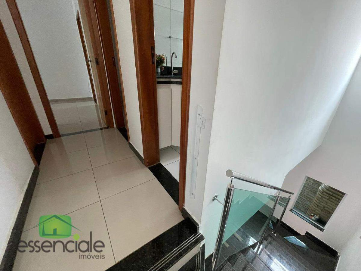 Casa, Europa, 3 Quartos, 2 Vagas, 1 Suíte