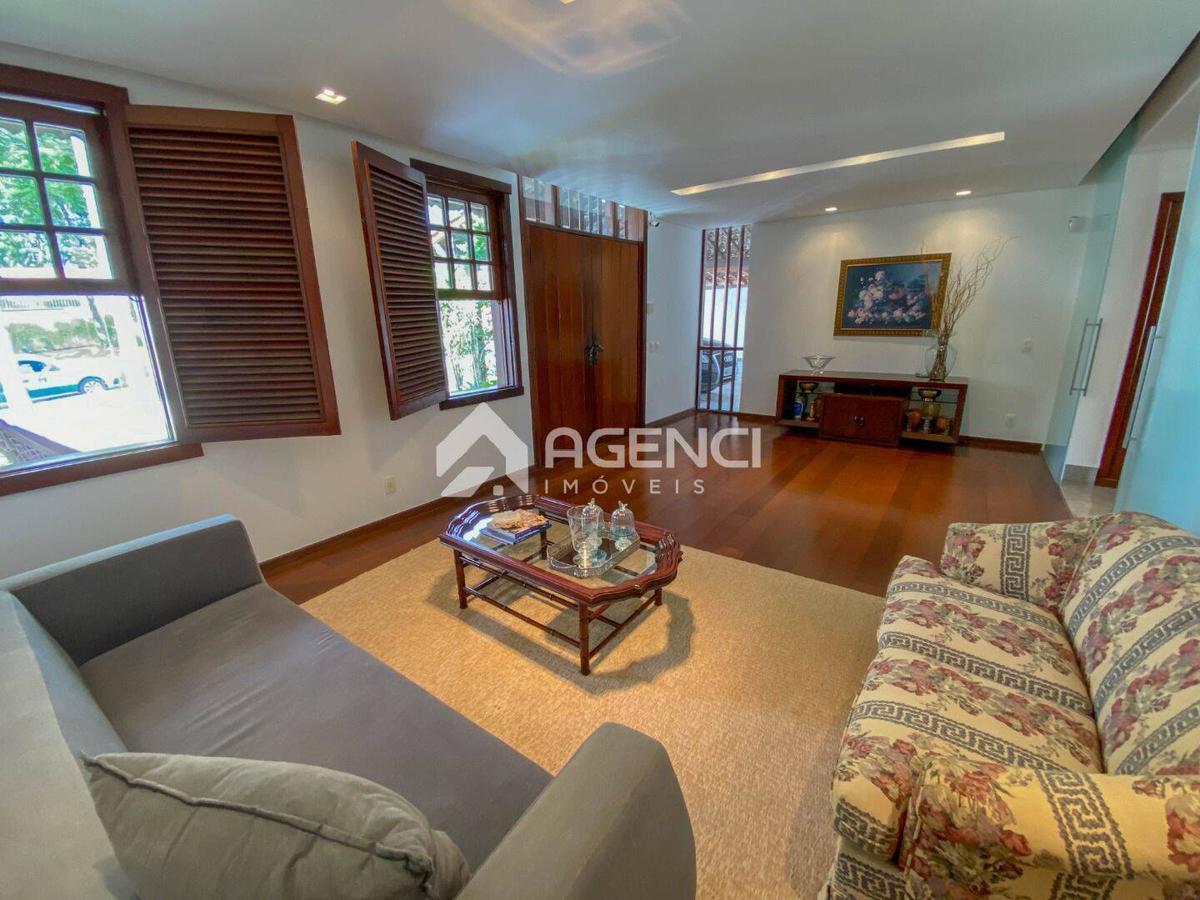 Casa, Bandeirantes (pampulha), 5 Quartos, 0 Vaga, 5 Suítes