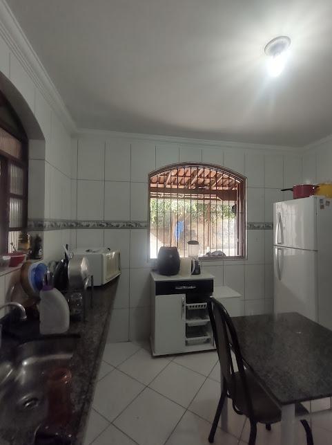 Casa, Jardim Vitória, 3 Quartos, 2 Vagas, 1 Suíte