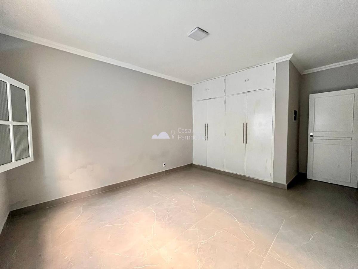 Casa, Santa Branca, 6 Quartos, 4 Vagas, 1 Suíte
