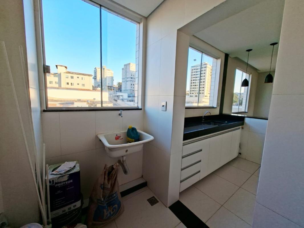 Cobertura, Santa Helena (barreiro), 3 Quartos, 2 Vagas, 1 Suíte