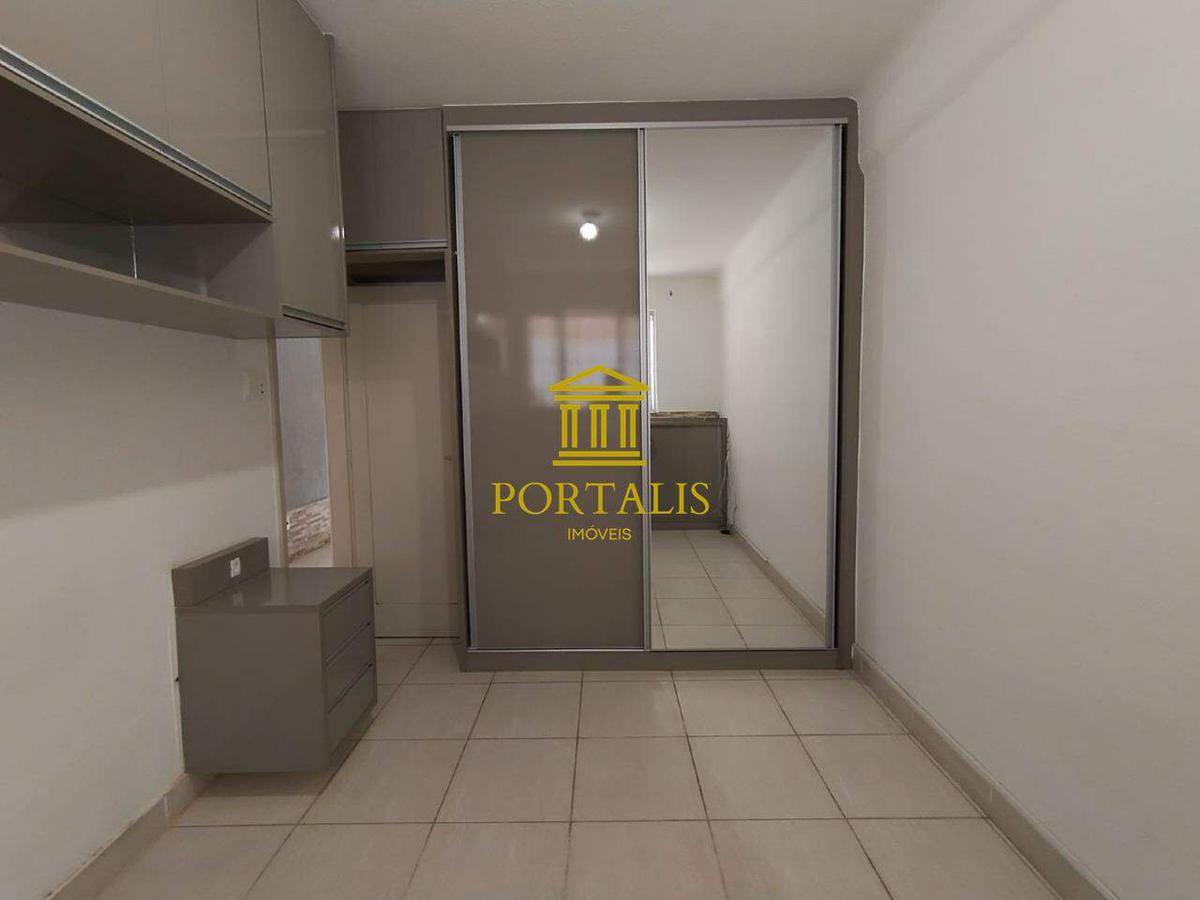 Apartamento, Floresta, 2 Quartos, 0 Vaga