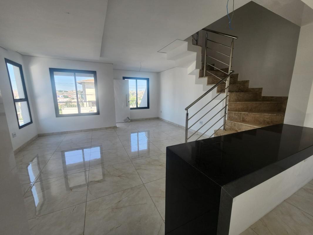 Casa, Cabral, 3 Quartos, 4 Vagas, 1 Suíte