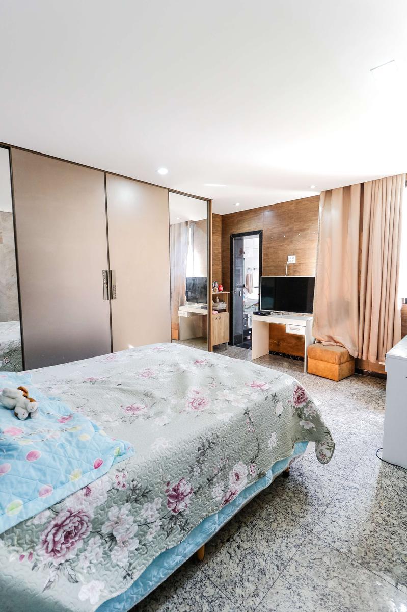 Casa, Sagrada Família, 4 Quartos, 5 Vagas, 1 Suíte
